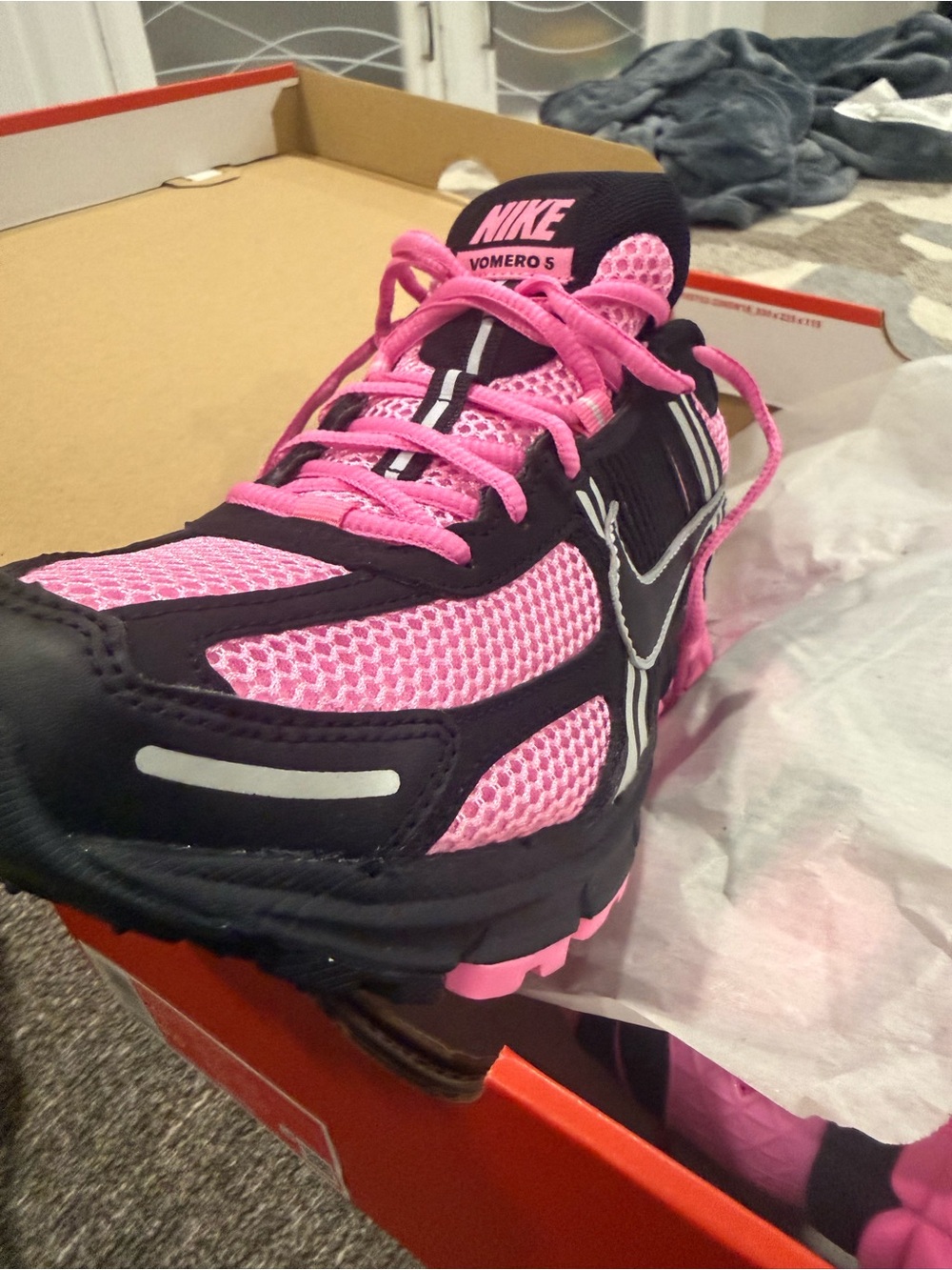 Nike Women’s Vomero 5 Running Shoe - Pink and Black